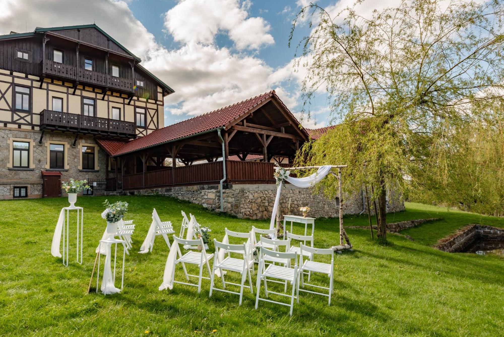 Hotel Svycarsky Dum Sneznik Buitenkant foto
